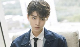 王俊凯易烊千玺娱乐爆料,揭秘偶像幕后故事